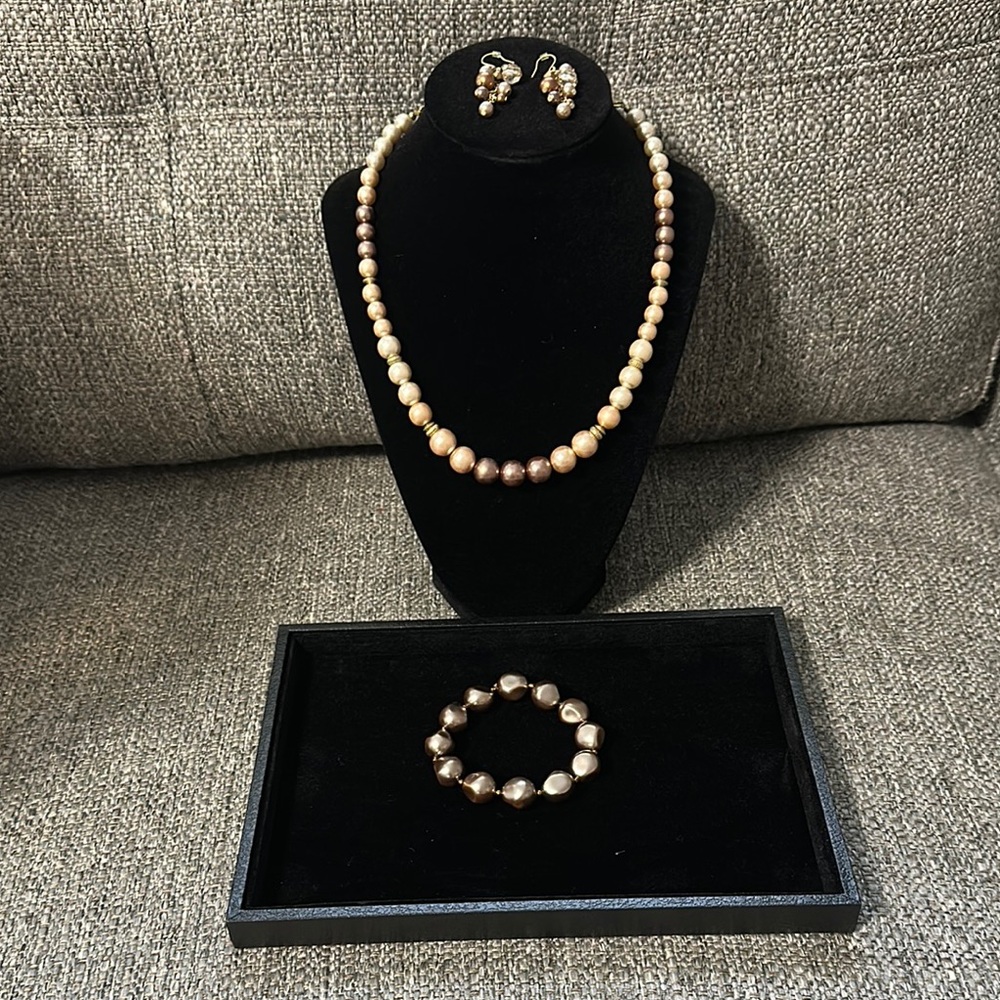 Beaded necklace set